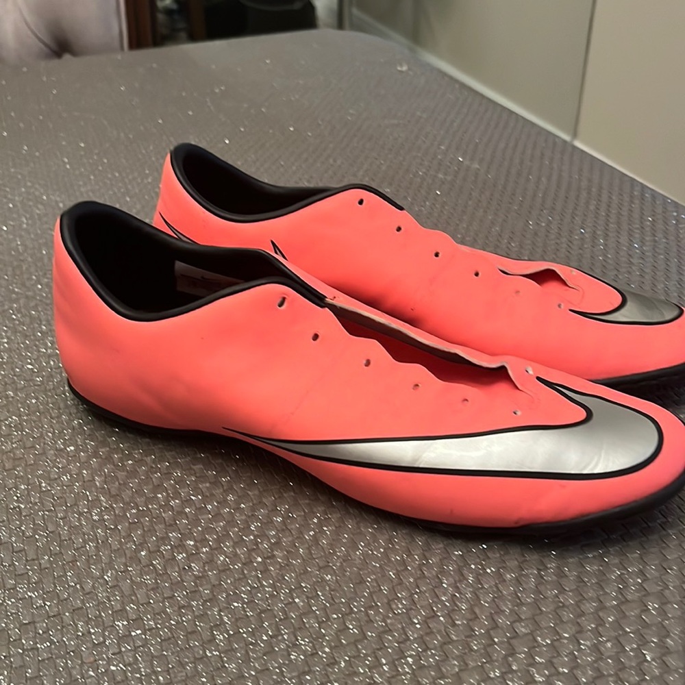 Nike size 12.5 sneaker Mercurial